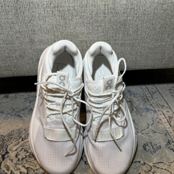 On Cloudnova Running Shoes White - Picture 6 of 11